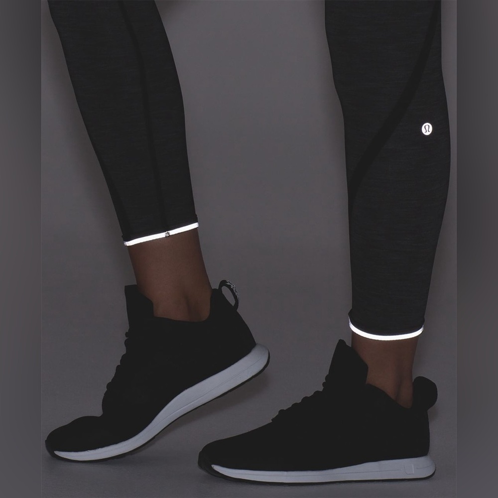 Lululemon On Track Tight - Picture 4 of 12